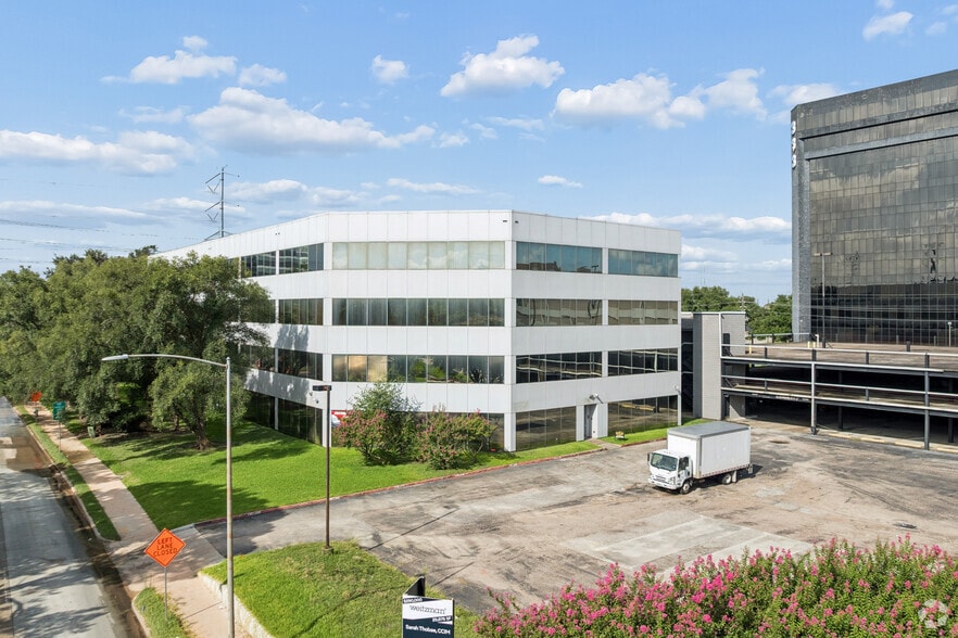 More Photos Of 397 N Sam Houston Pky E, Houston Office For Lease