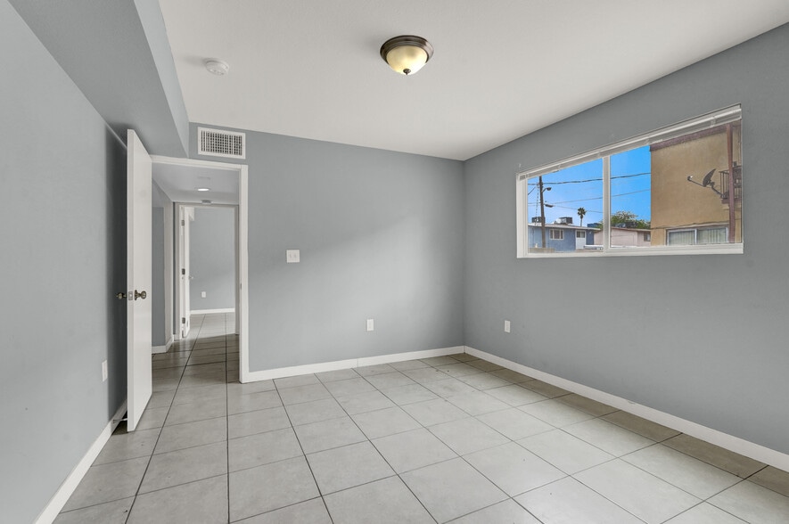 More Photos Of 521 Calcaterra Cir, Las Vegas Apartments For Sale