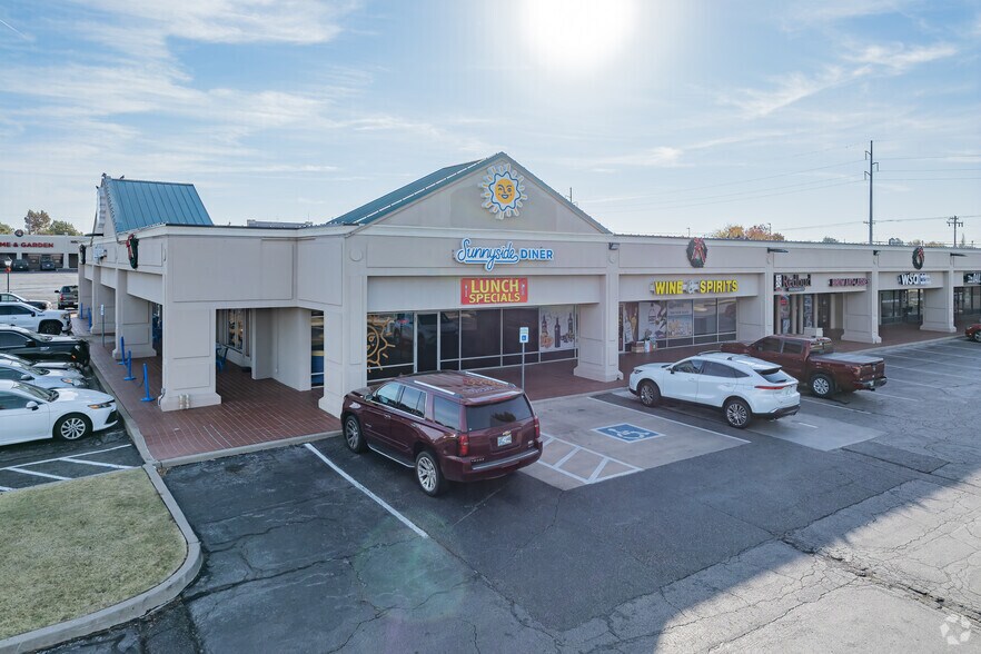 More Photos Of 10908 N May Ave, Oklahoma City Unknown For Lease