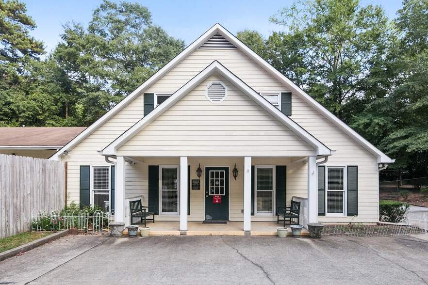 Primary Photo Of 22 Jefferson Pl, Newnan Veterinarian Kennel For Sale
