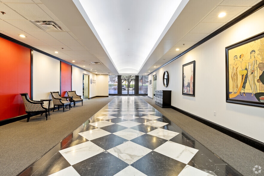 More Photos Of 101 N Monroe St, Tallahassee Office For Sale