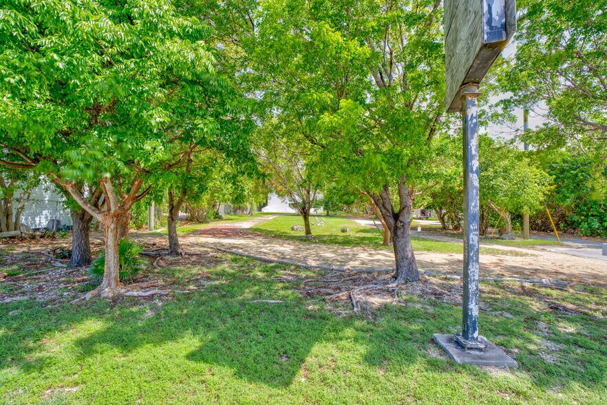 More Photos Of 14 125th Street Gulf, Marathon Office Residential For Sale