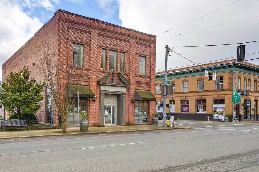 More Photos Of 700 E 1st St, Newberg Storefront Retail Residential For Sale