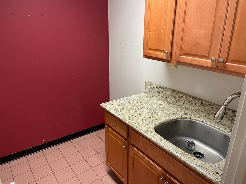 More Photos Of 2230 S Anne St, Santa Ana Manufacturing For Sale