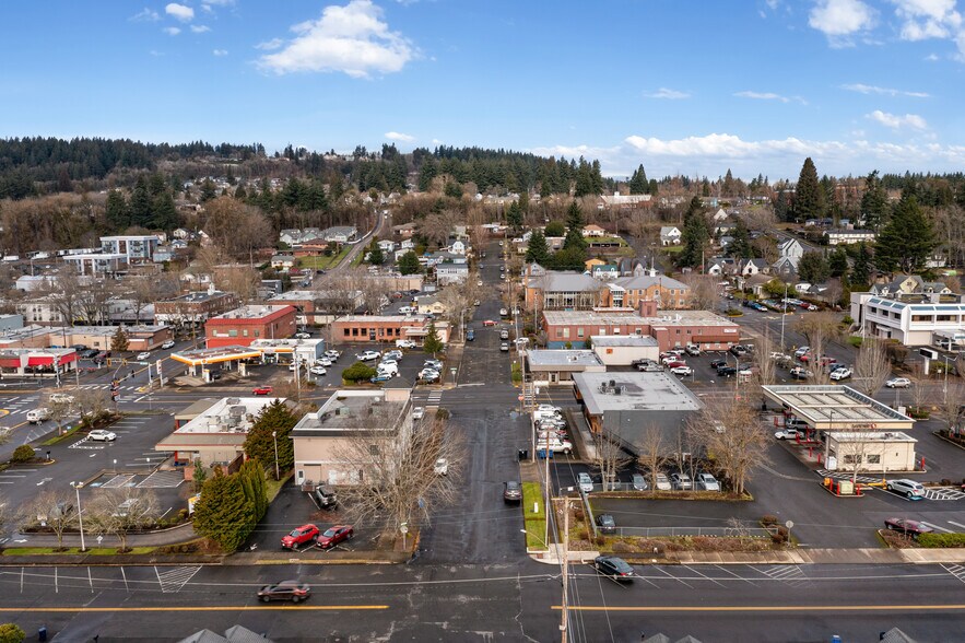 More Photos Of 222 NE Everett St, Camas Storefront Retail Office For Lease