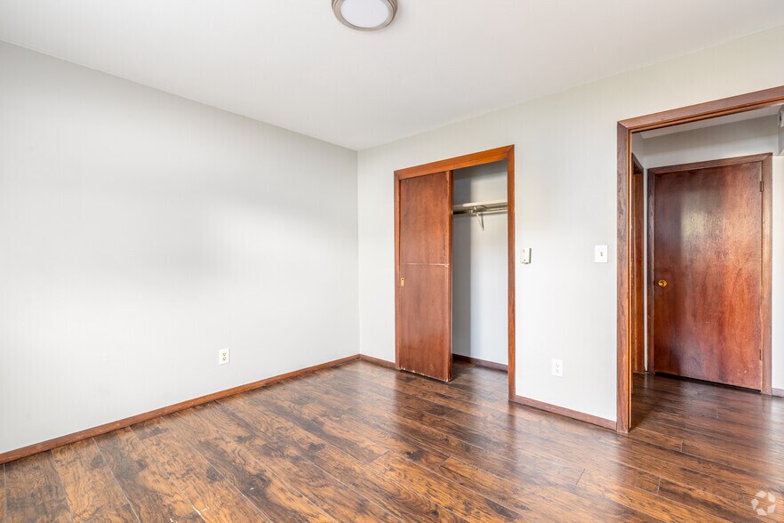 More Photos Of 2425 Wesleyan Ave, Rockford Apartments For Sale