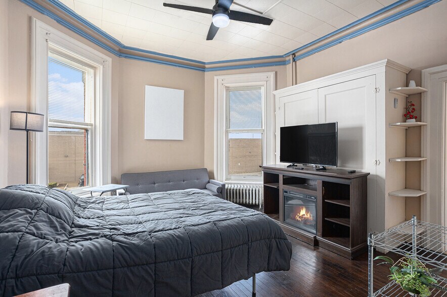 More Photos Of 701 Center Ave, Bay City Apartments For Sale