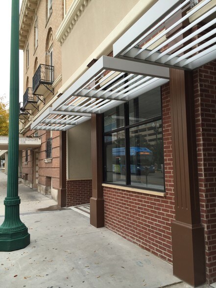 More Photos Of 502 N Oregon St, El Paso Storefront Retail Office For Lease