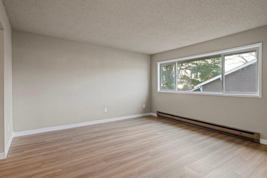 More Photos Of 1000 NE 3rd St, Prineville Apartments For Sale