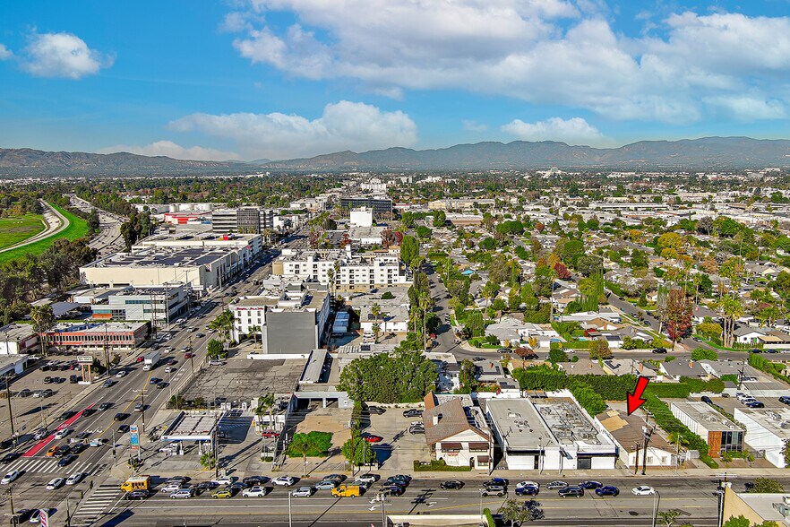 More Photos Of 15217 Burbank Blvd, Van Nuys Land For Sale