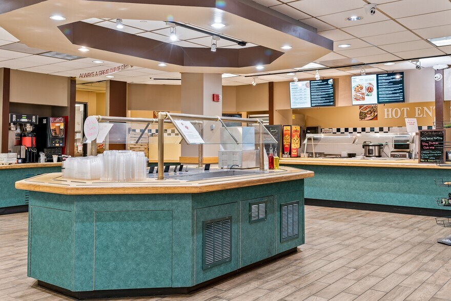 More Photos Of 26913 Northwestern Hwy, Southfield Medical For Lease