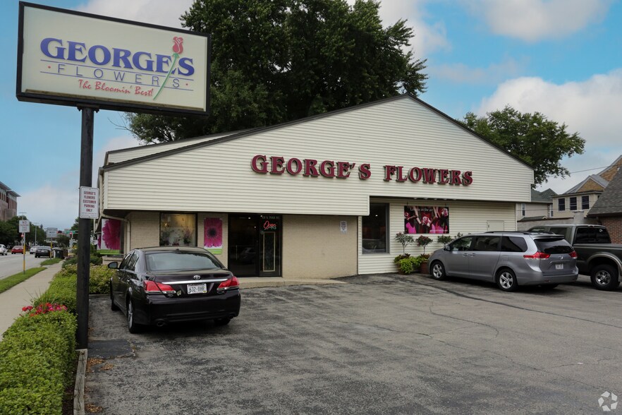 More Photos Of 421 S Park St, Madison Freestanding For Lease