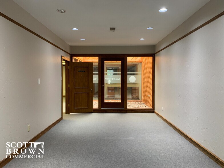 More Photos Of 400 S Carroll Blvd, Denton Unknown For Lease