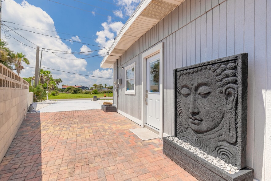 More Photos Of 133 Bridgeport Rd, Daytona Beach Shores Office For Sale