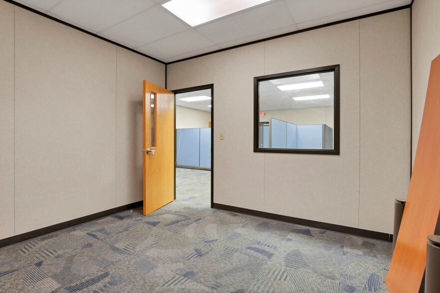 More Photos Of 300 E Auburn Ave, Springfield Office For Sale