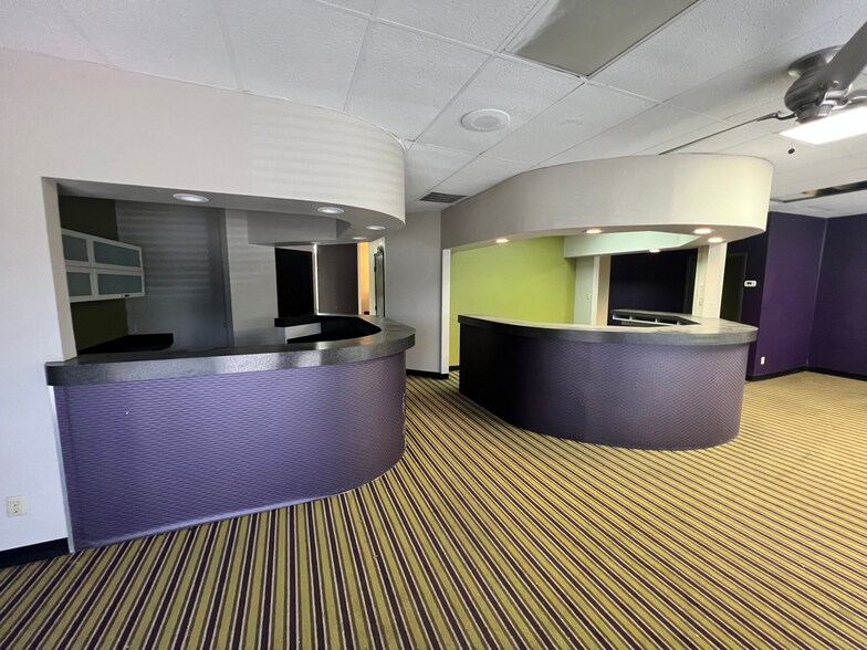 More Photos Of 5201 S Cooper St, Arlington Storefront Retail Office For Lease