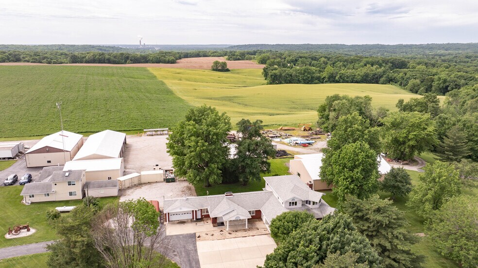 More Photos Of 27161 State Highway 3, Godfrey General Retail For Lease