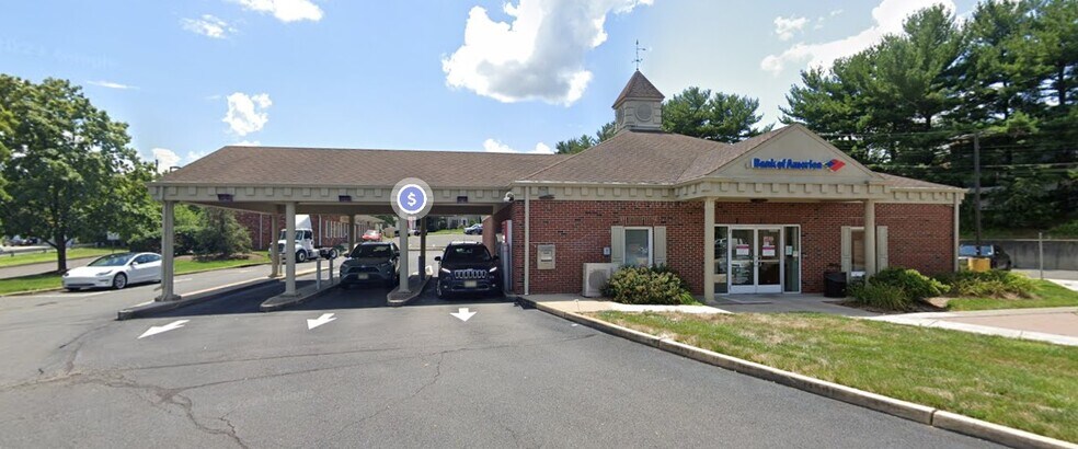More Photos Of 100 Ryders Ln, Milltown General Retail For Lease