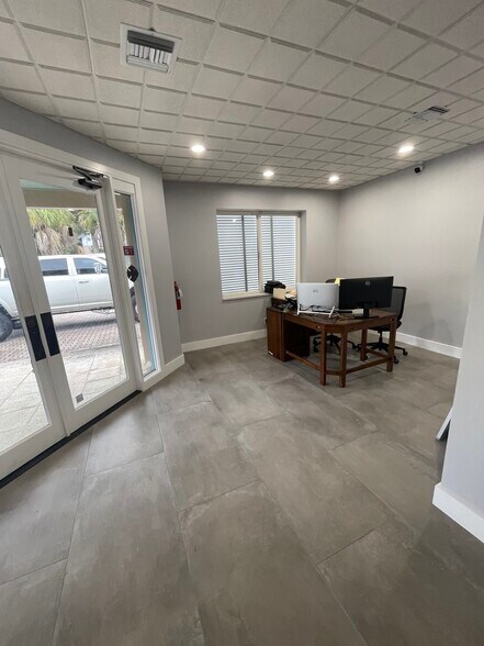 More Photos Of 416 SE Flamingo Ave, Stuart Medical For Sale