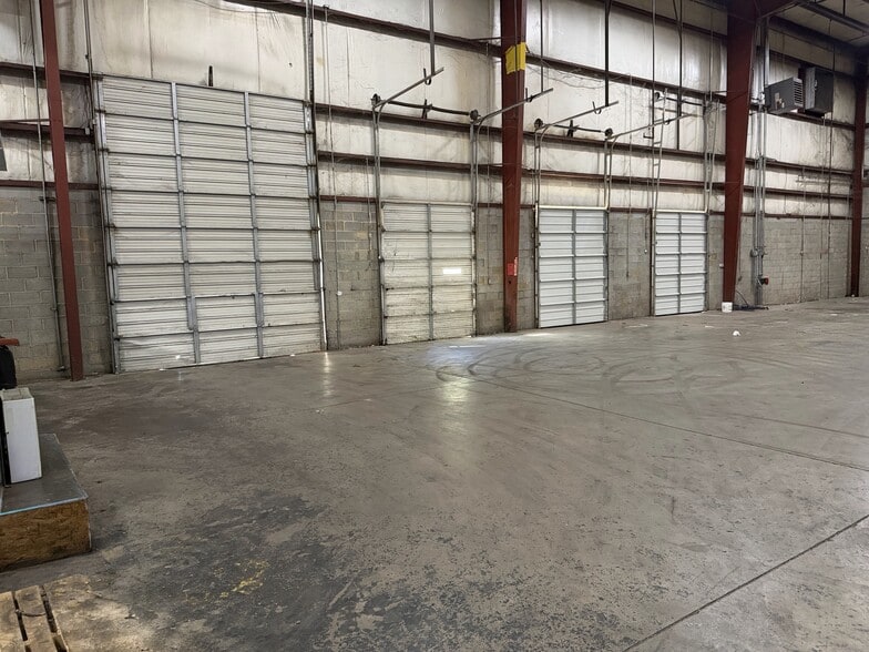 More Photos Of 9057 Northfield Dr, Fort Mill Manufacturing For Lease