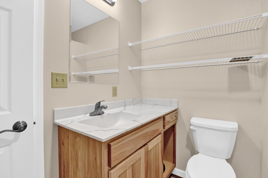 More Photos Of 12 Dracut Hill Rd, Vaughn Industrial For Sale