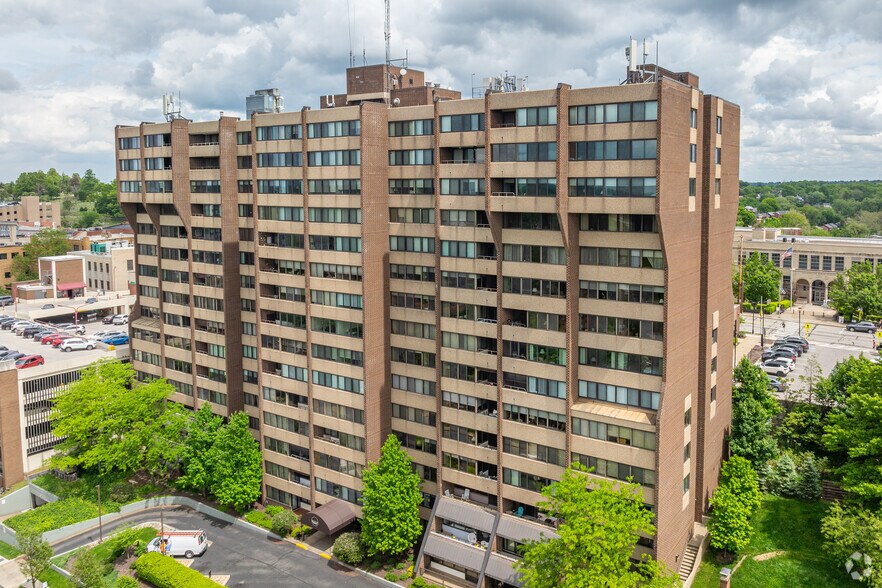 More Photos Of 750 Washington Rd, Mt Lebanon Apartments For Sale