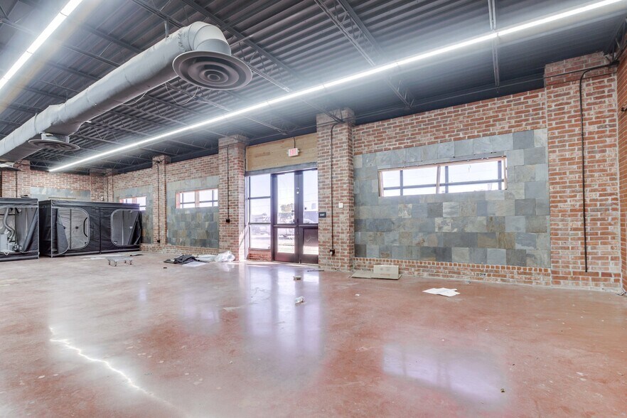 More Photos Of 1727 S Agnew Ave, Oklahoma City Service For Lease