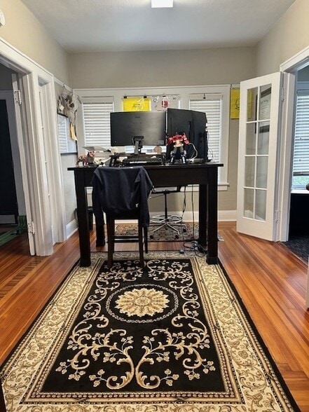 More Photos Of 5502 N Nebraska Ave, Tampa Office For Sale
