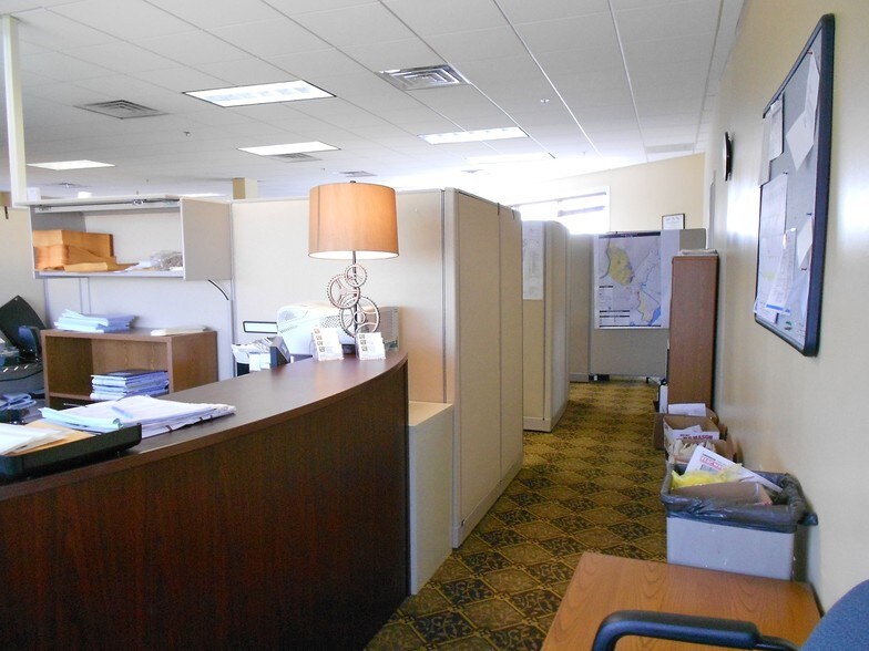 More Photos Of 300 Penhorn Ave, Secaucus Office For Lease