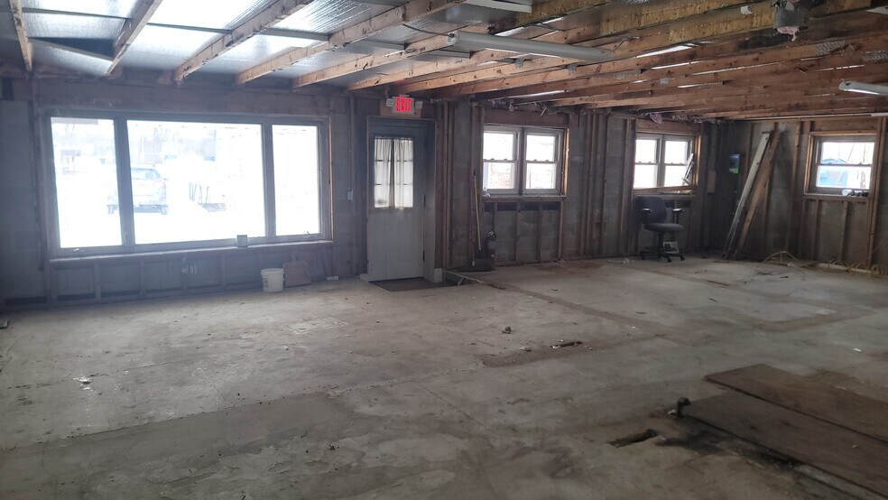 More Photos Of 100 Manor Harrison City Rd, Manor Restaurant For Sale