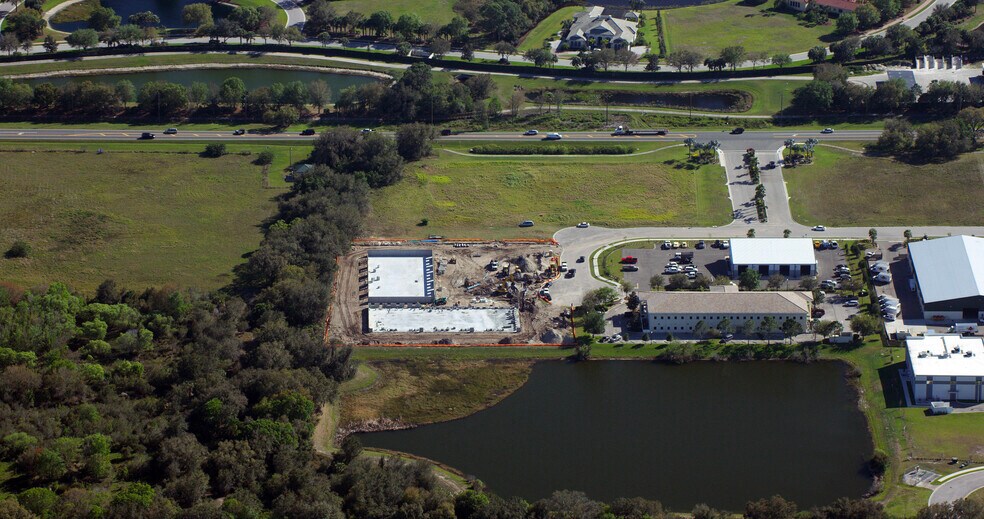 More Photos Of 8250 Vicela Dr, Sarasota Warehouse For Lease