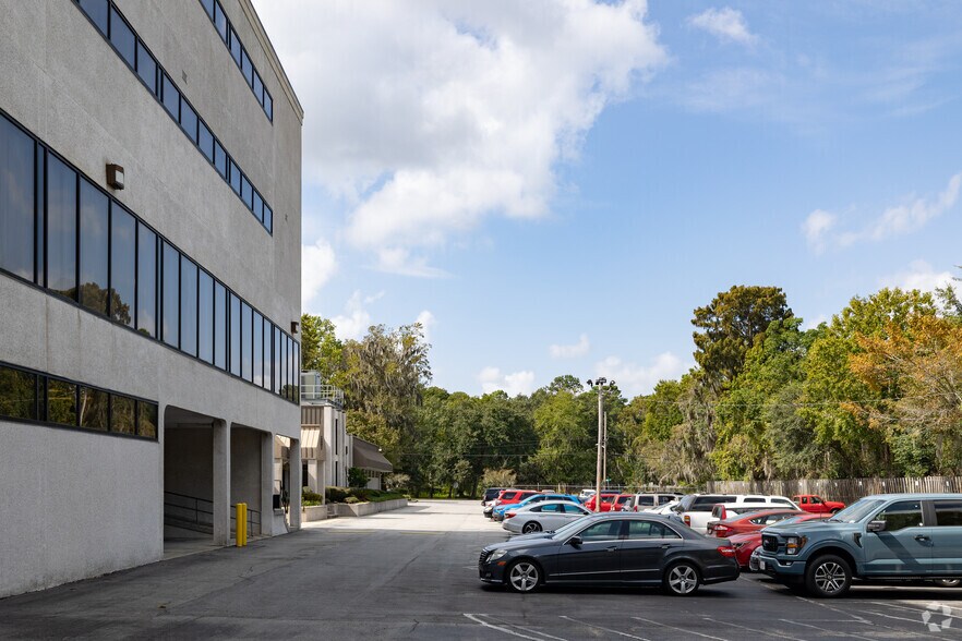 More Photos Of 5102 La Roche Ave, Savannah Office For Lease
