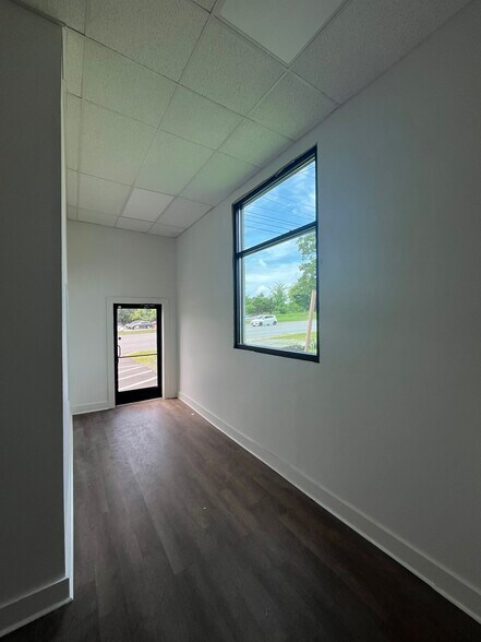 More Photos Of 404 E Long Ave, Gastonia Warehouse For Lease