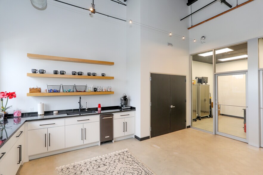 More Photos Of 525 Woodland Square Blvd, Conroe Coworking Space