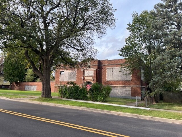 More Photos Of 574 S McAlister Ave, Waukegan Schools For Sale