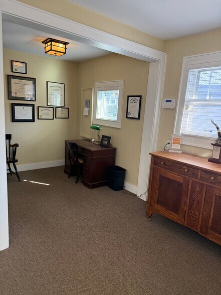 More Photos Of 904 W Lamar Alexander Pky, Maryville Office For Lease
