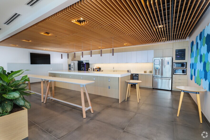 More Photos Of 20 Guest St, Brighton Office For Sale