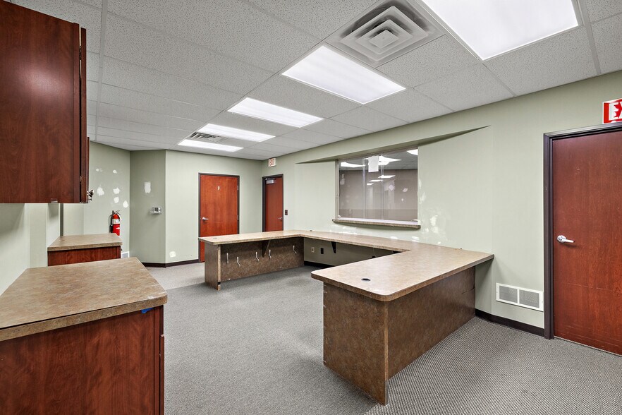 More Photos Of 2455 Union Lake Rd, Commerce Township Medical For Sale