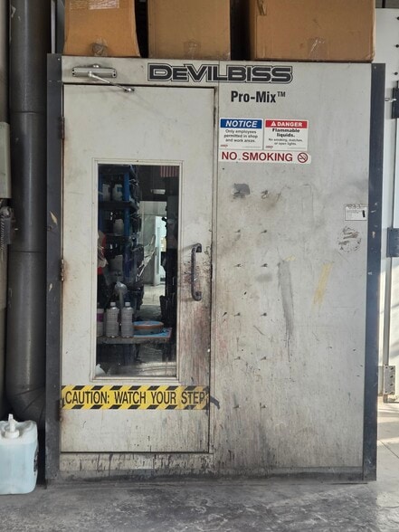 More Photos Of 369 Thomas St, Newark Auto Repair For Sale