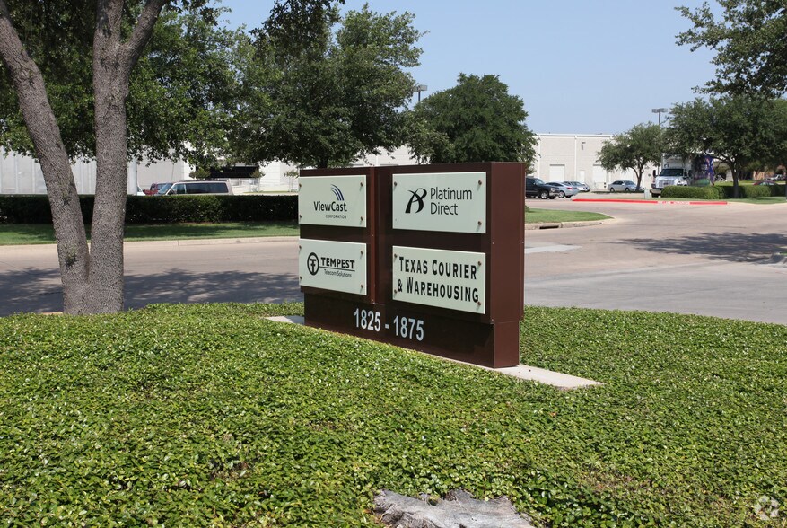 More Photos Of 1825 Monetary Ln, Carrollton Distribution For Lease