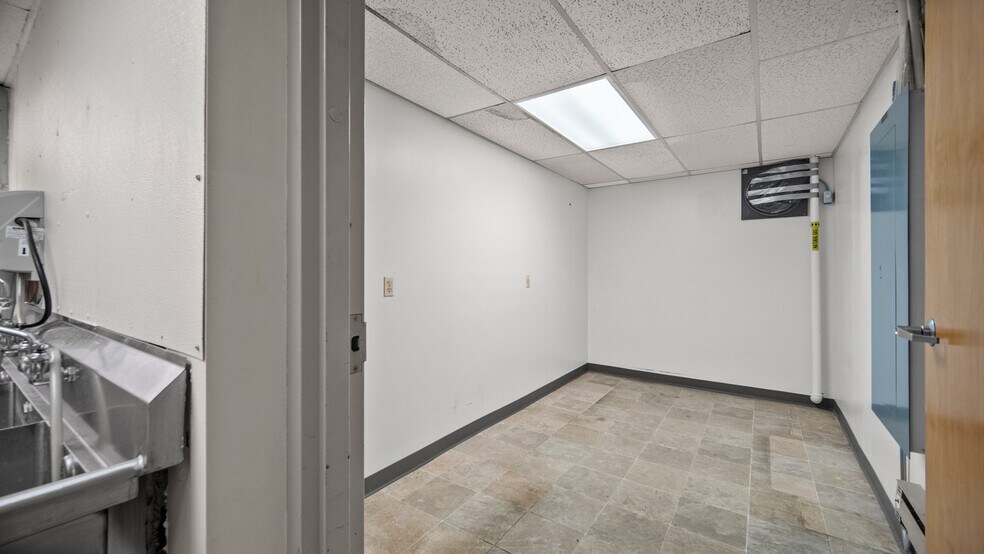 More Photos Of 111 W Main St, West Union Flex For Sale