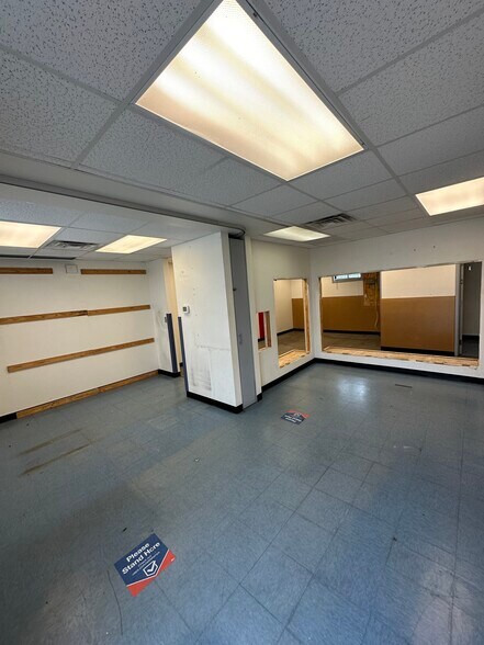 More Photos Of 109-121 E Plaza DR, Mulvane Freestanding For Sale