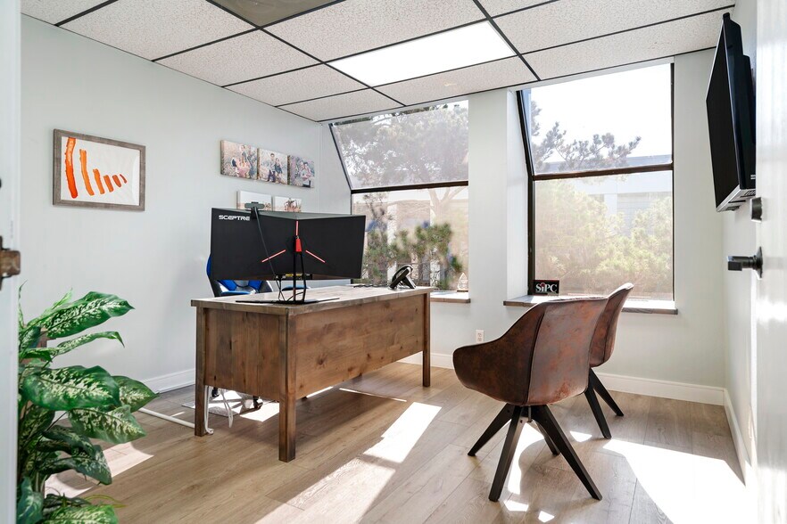 More Photos Of 4550 Kearny Villa Rd, San Diego Office For Sale