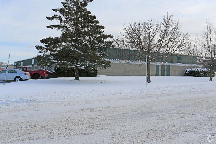 More Photos Of 2615 Blackwell St, Ottawa Service For Lease