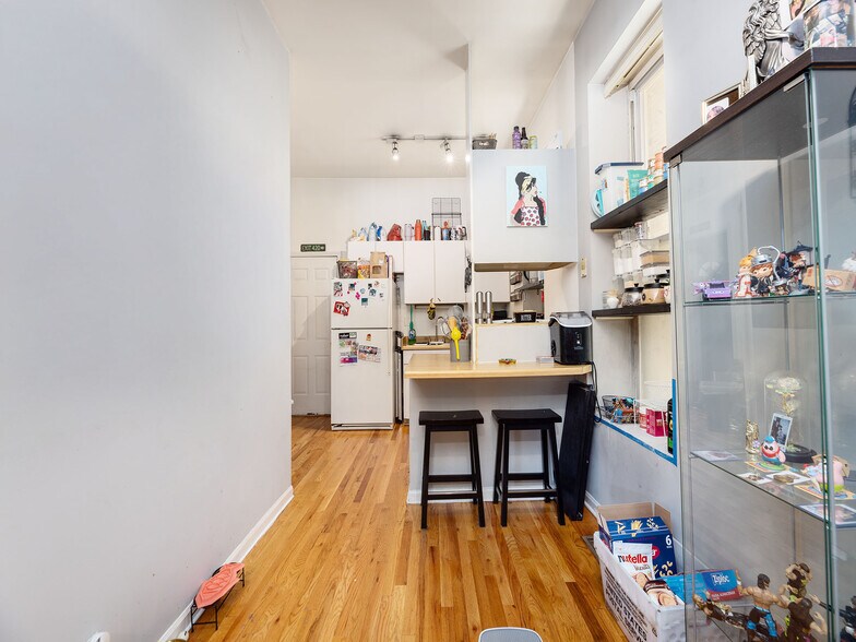 More Photos Of 1303 W Ohio St, Chicago Apartments For Sale