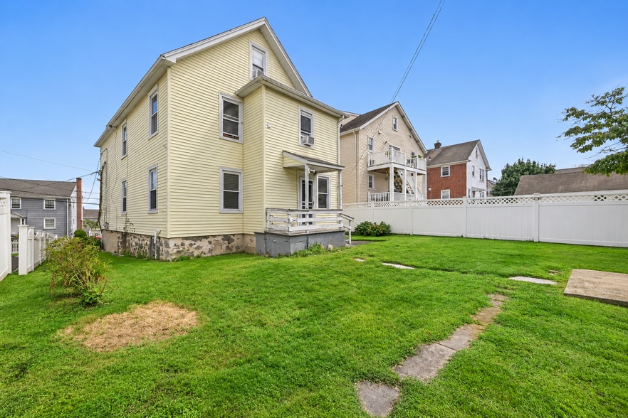 More Photos Of 32 Josephine Evaristo Ave, Greenwich Multifamily For Sale