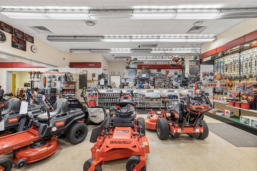 More Photos Of 520 E Bruceton Rd, Pittsburgh Freestanding For Sale