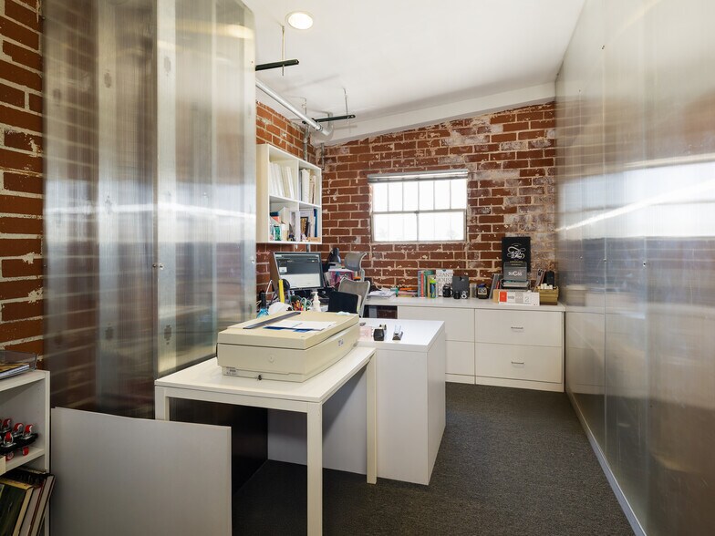 More Photos Of 1424 Marcelina Ave, Torrance Freestanding For Lease