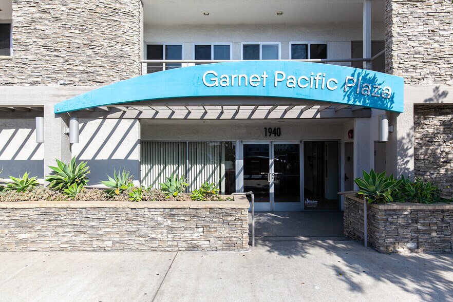 More Photos Of 1940 Garnet Ave, San Diego Medical For Sale