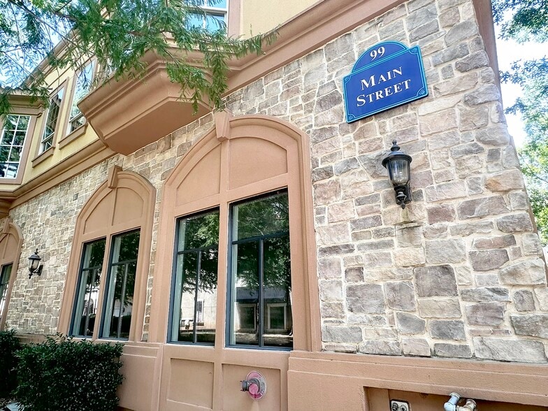 More Photos Of 99 Main St, Colleyville Storefront Retail Office For Lease